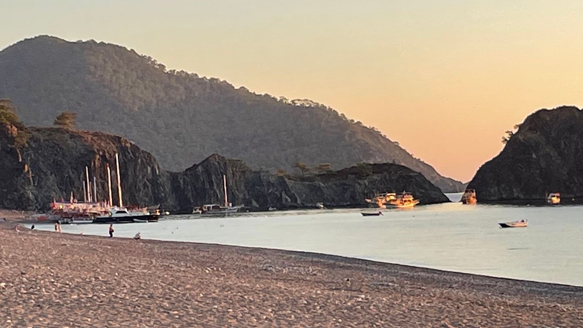 Lavinya Camping & Bungalows