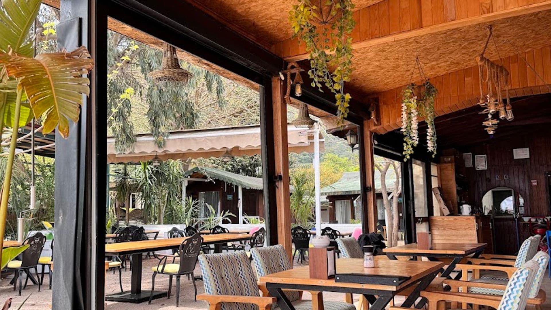 Kara Kedi Beach Bungalow