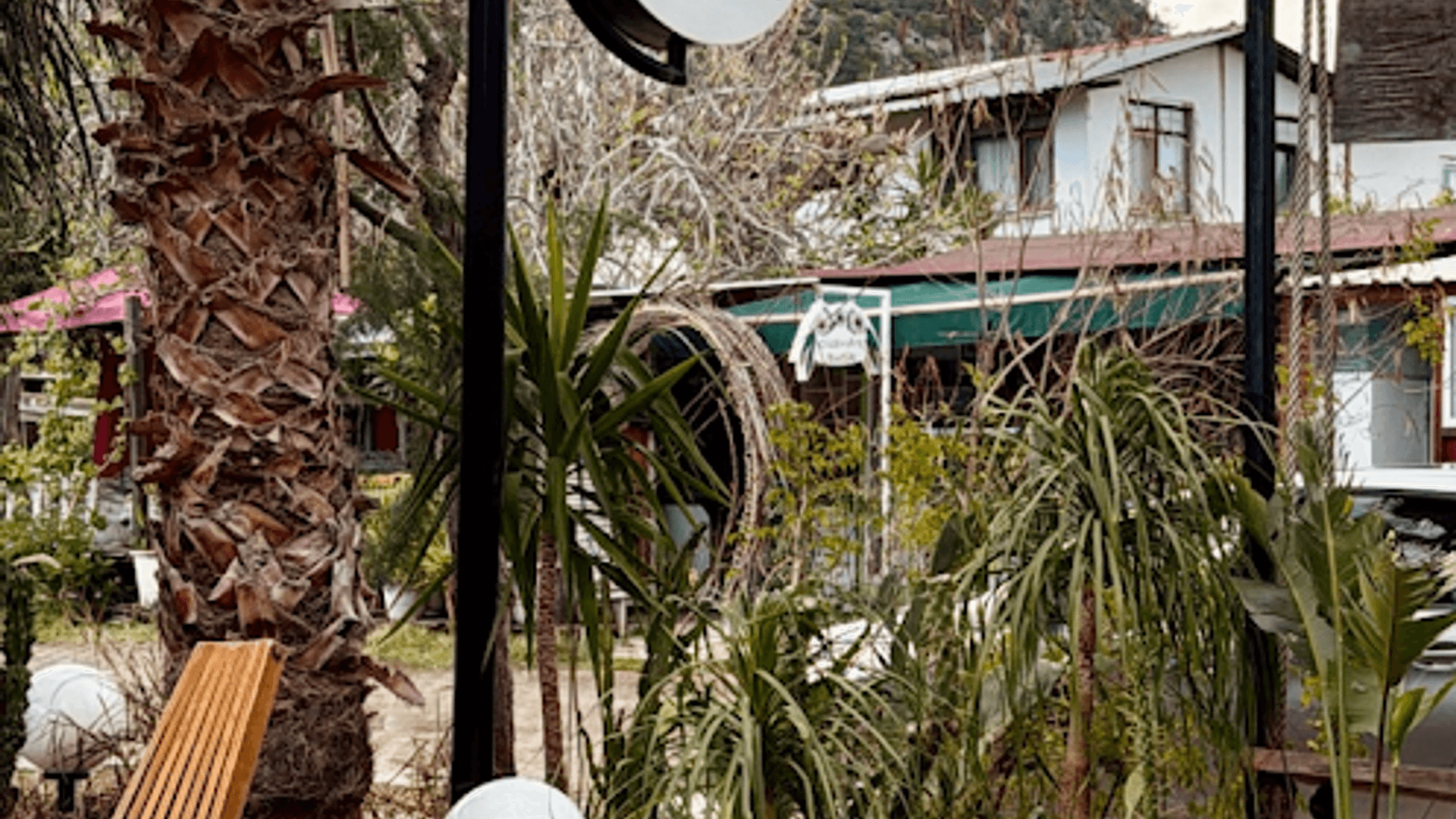 The Beaver Coffee Shop Çıralı