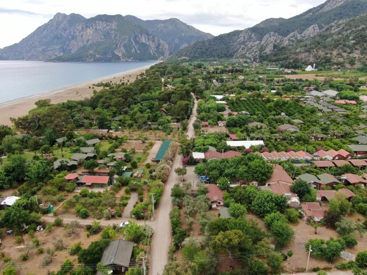 Çıralı Şah Apart