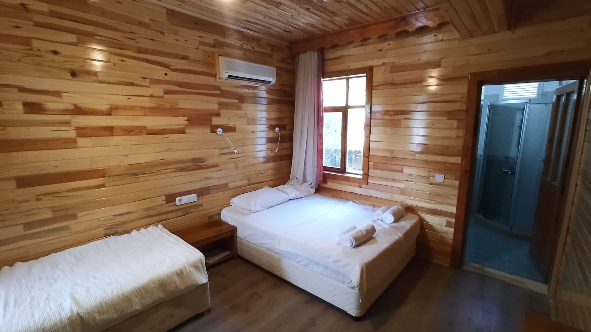 Twin Inns & Bungalow