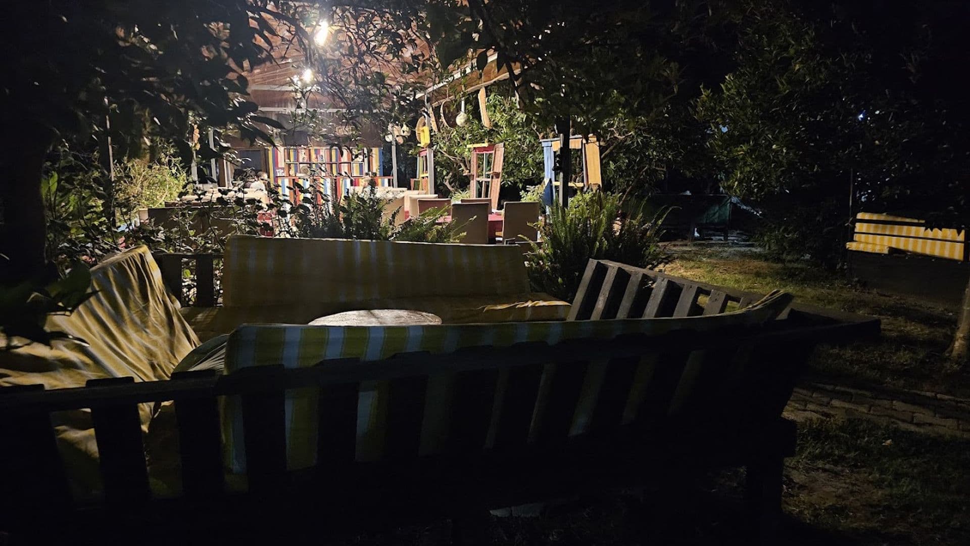 Çıralı Saklı Bahçe Pansiyon & Camping