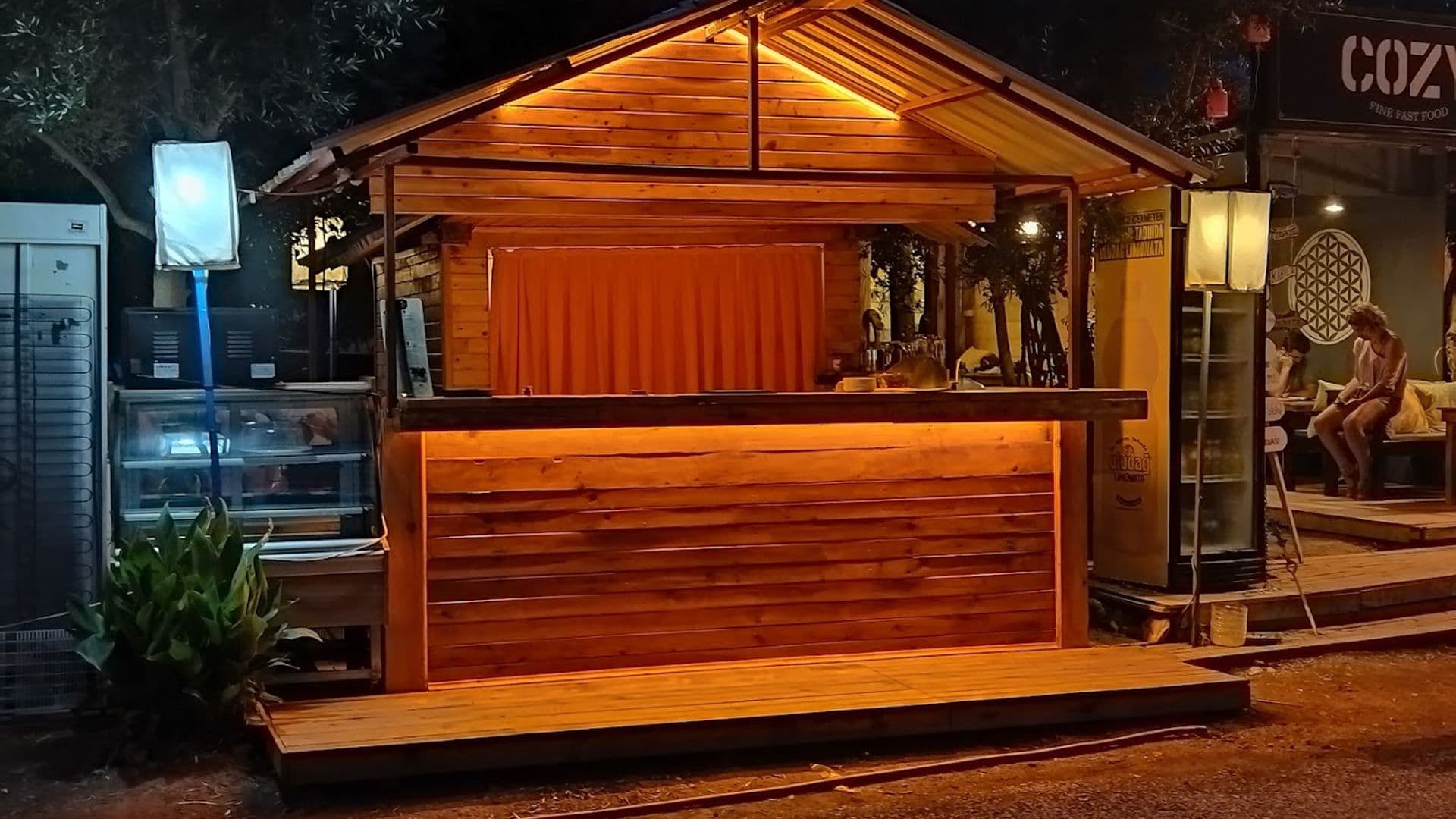 Jhelom Coffee & Waffle House