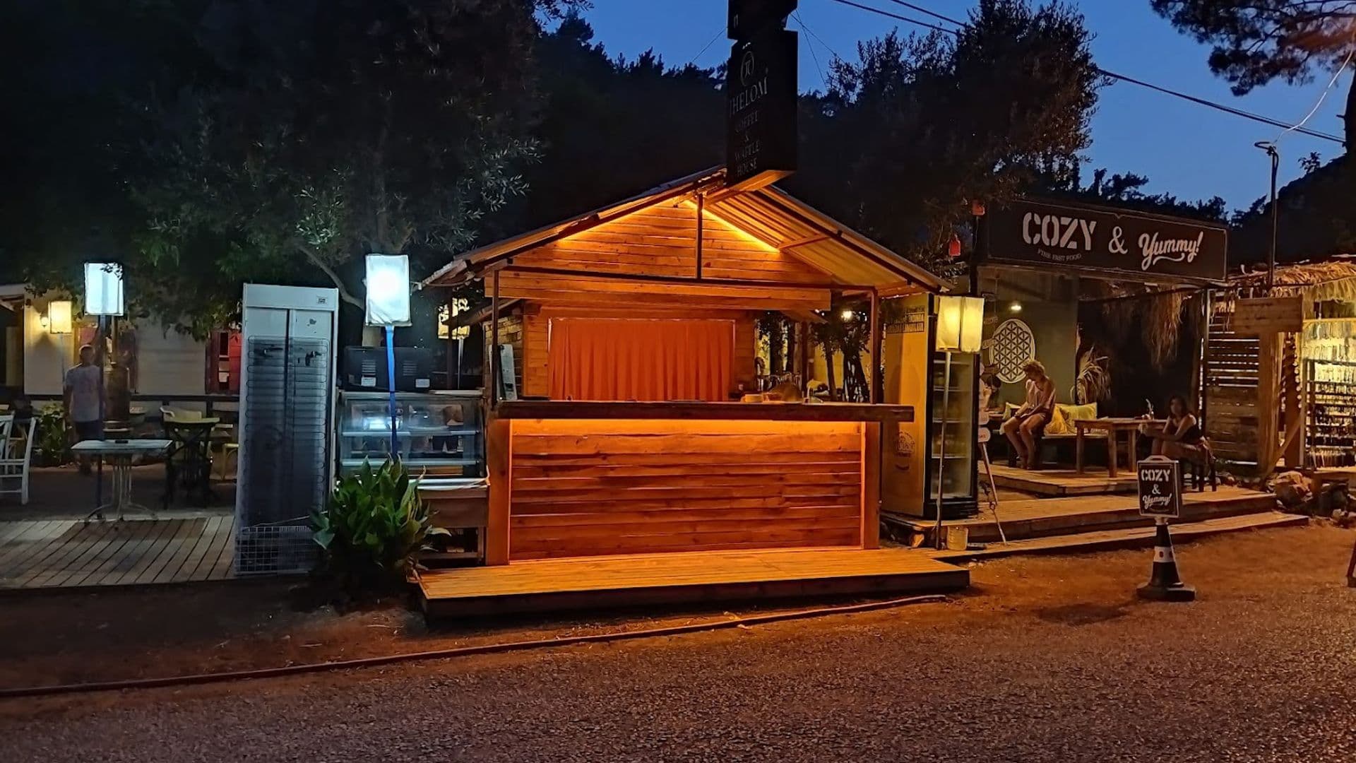 Jhelom Coffee & Waffle House