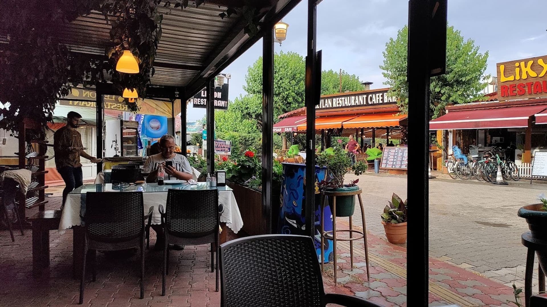 Lemon Cafe Restaurant