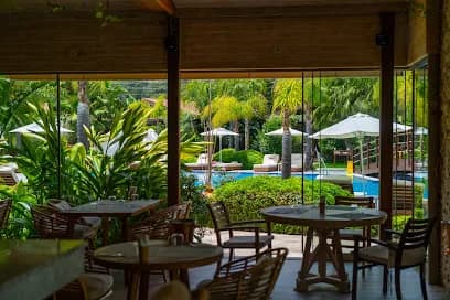 Mr. Pepper Restaurant & Bar