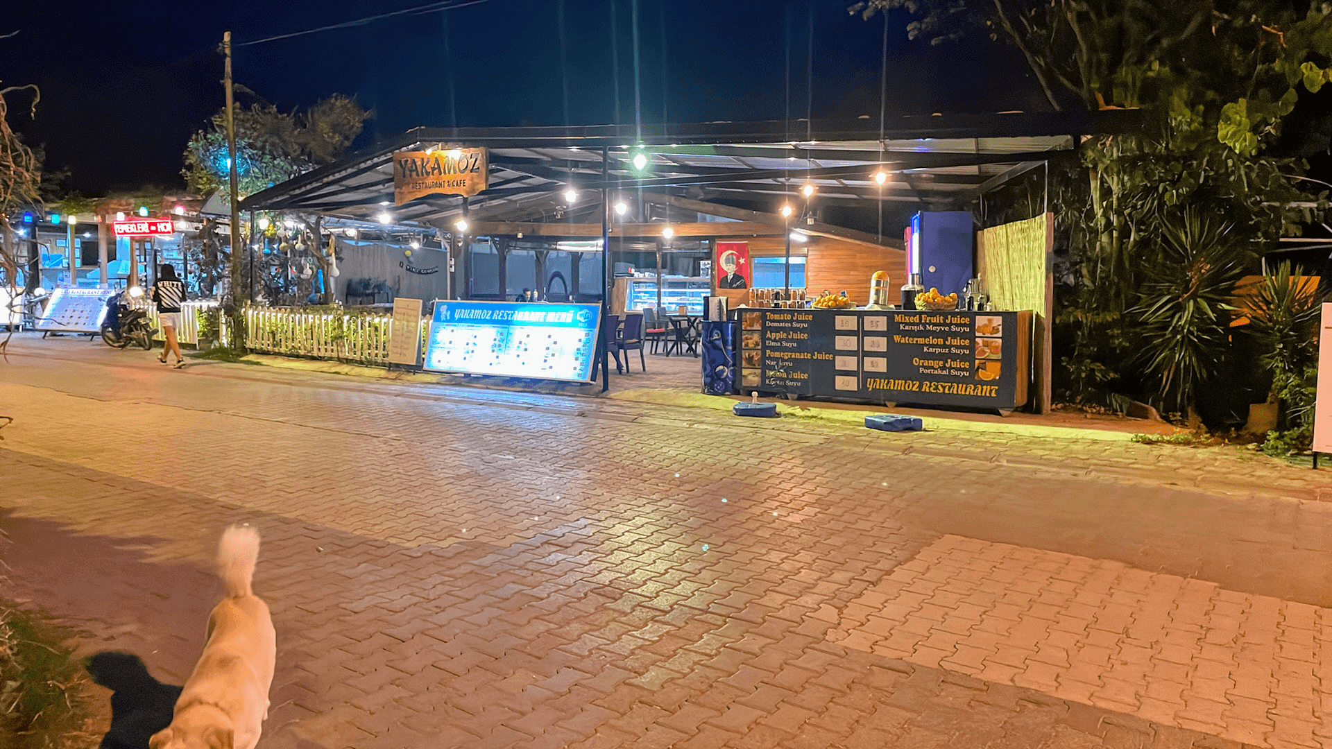 Yakamoz restaurant cafe