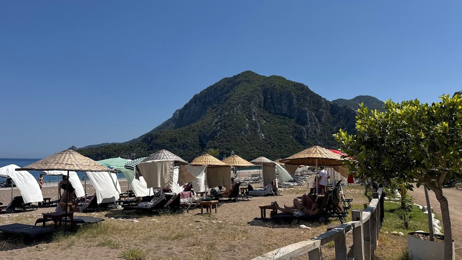 Dione Restaurant Beach Bar