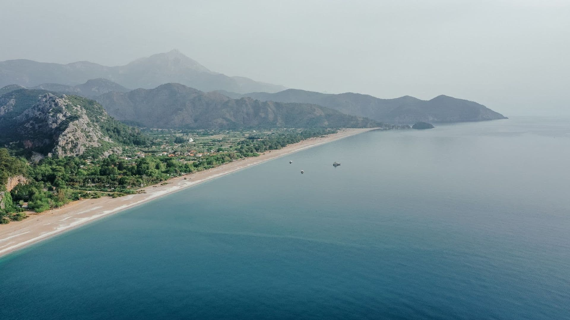 SERENITY Restaurant & BUNGALOWS