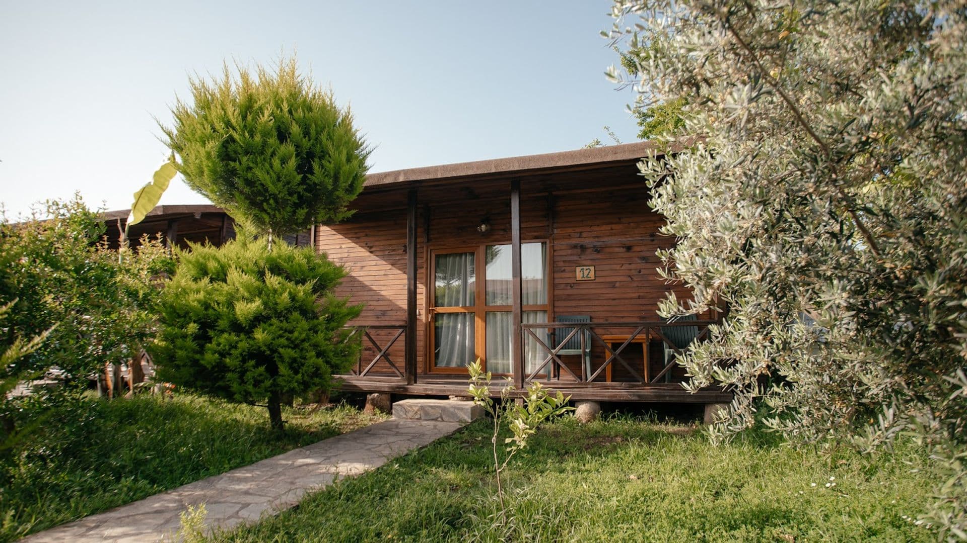 SERENITY Restaurant & BUNGALOWS