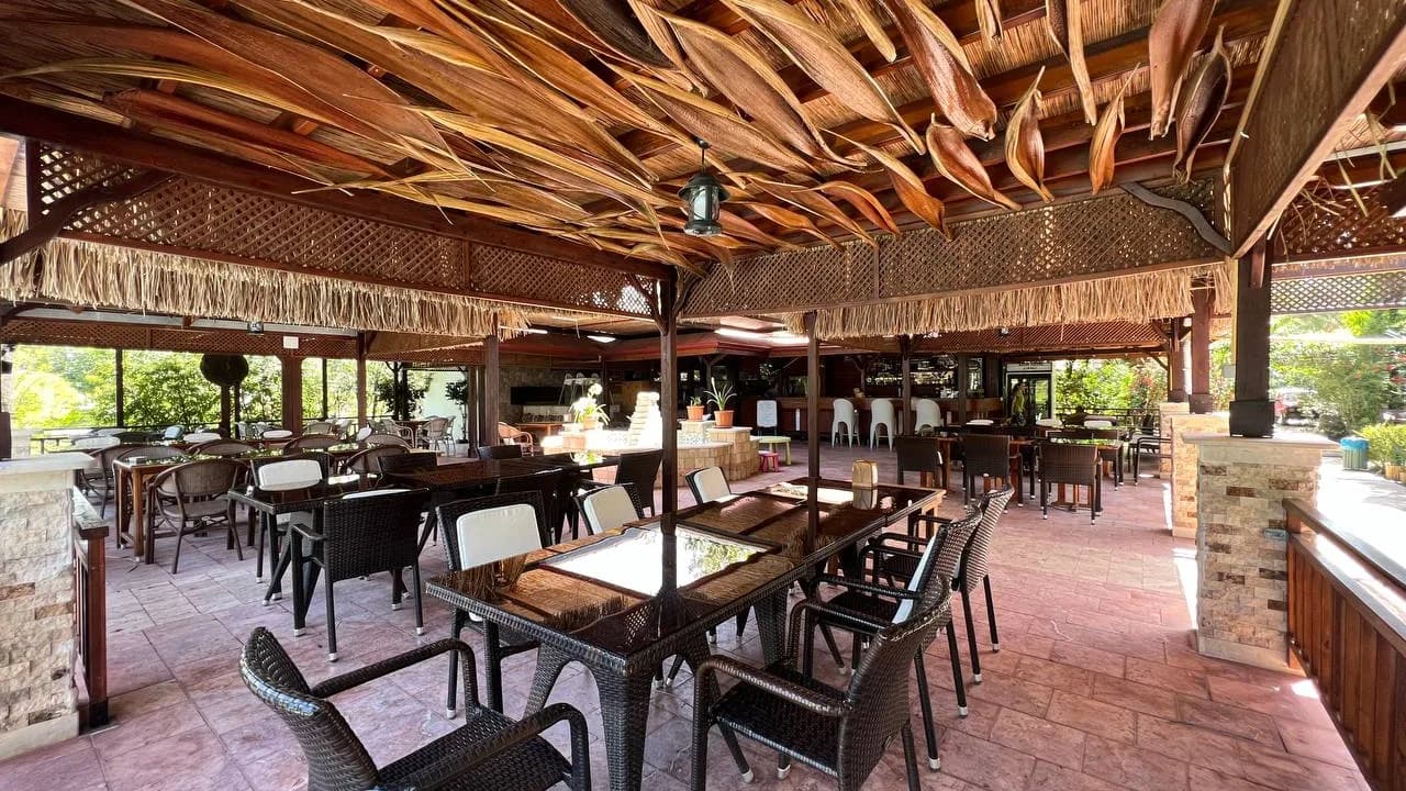 Azur Pool Restaurant