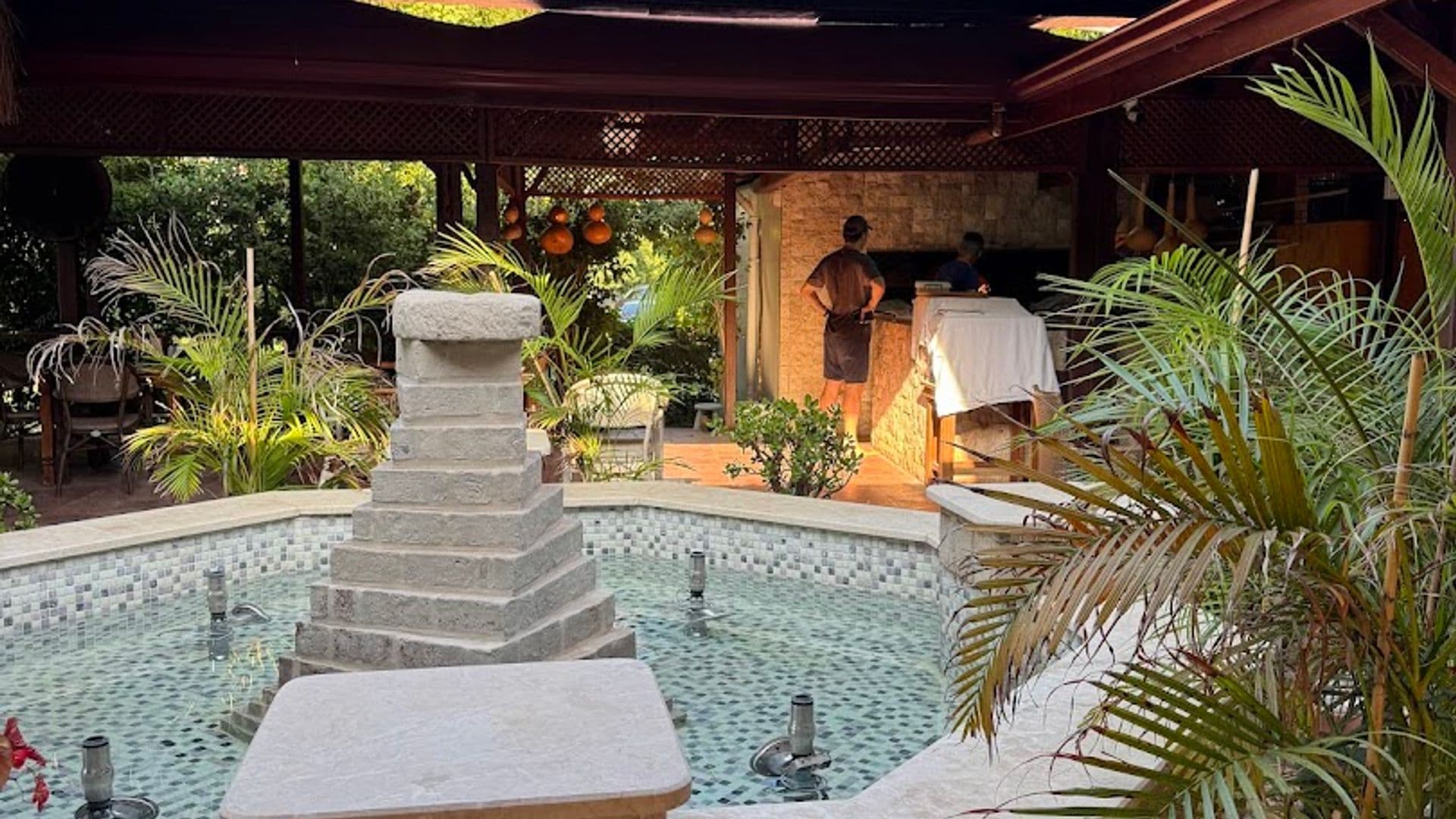 Azur Pool Restaurant