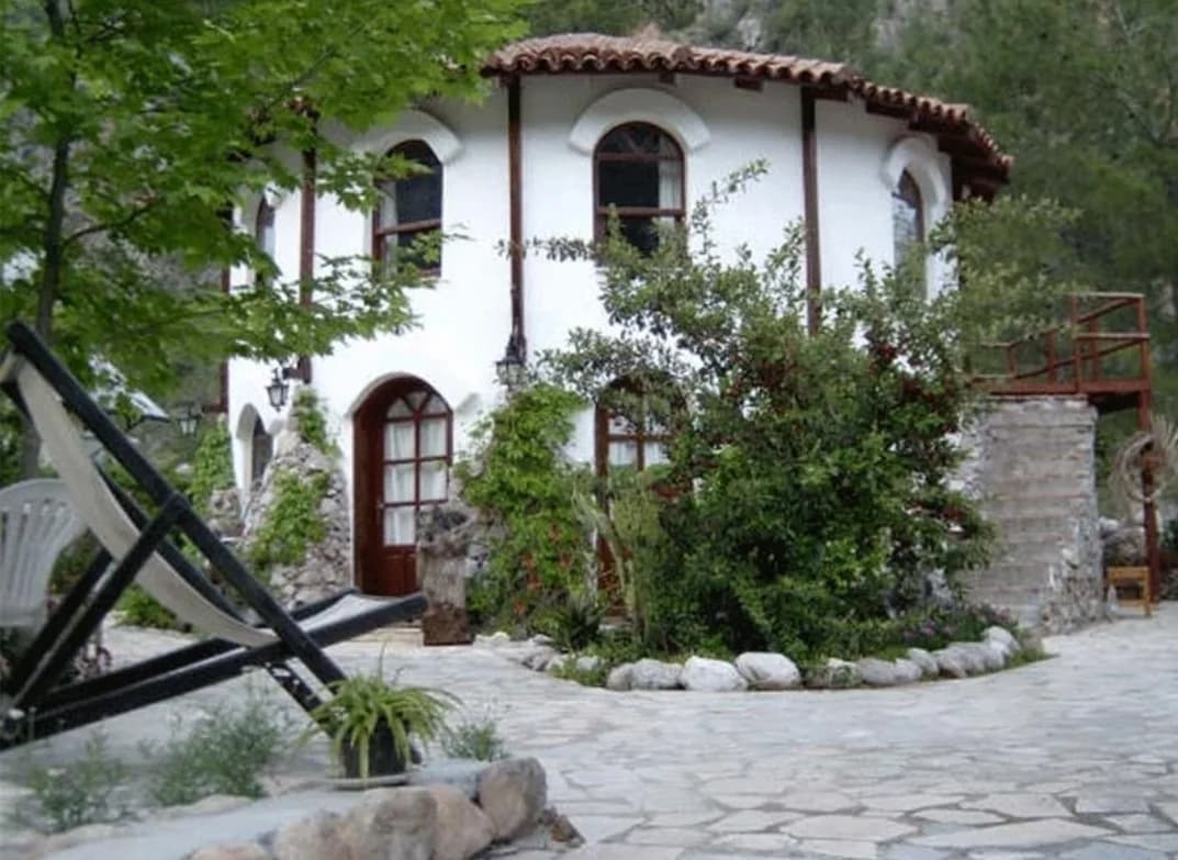 Porto Ceneviz Pension